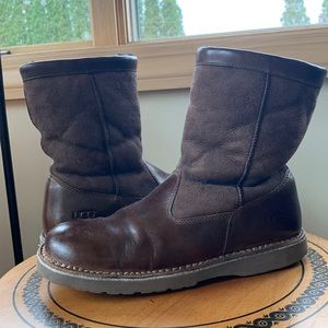 UGG Australia Mens boots Sz. 9